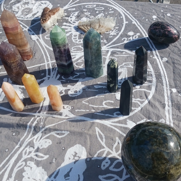 Smokey gray quartz, this is originally from Arkansas near Mount Ida. - Picture 4 of 16